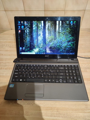 Acer Aspire 5750 laptop i5-2410M 8GB RAM 120GB SSD Windows 10 LTSC IoT