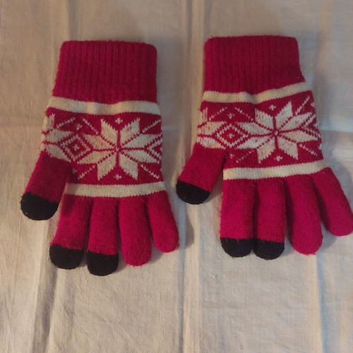 Red gloves used