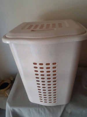 Plastic storage basket like new, dimensions 57x45 cm