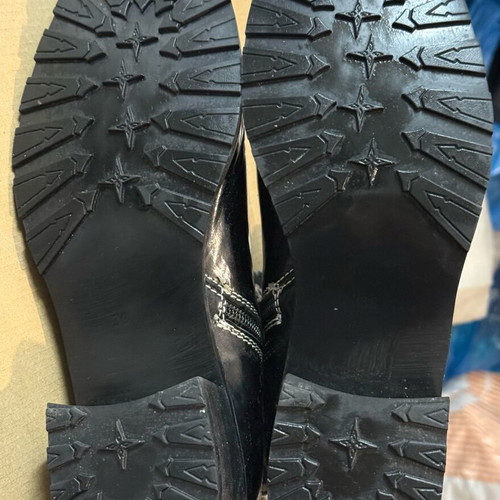 Louis Vuitton boots leather and fabric like new, size 39