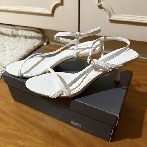 Envie white sandals with unique heel