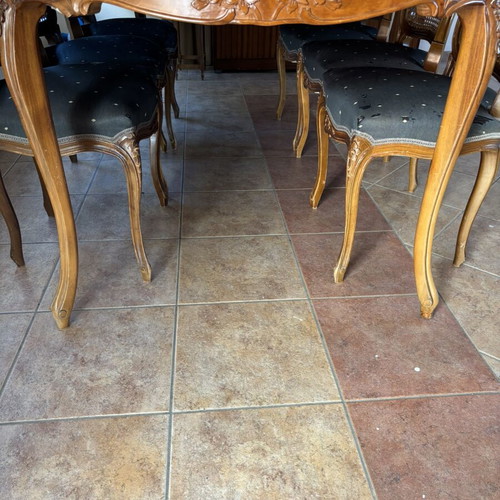 Wooden dining table with 6 chairs, extendable