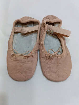 Sheddo ballet shoes leather like new, size 31