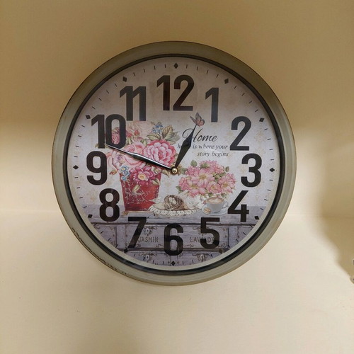 Large analog wall clock like new with flowers and birds