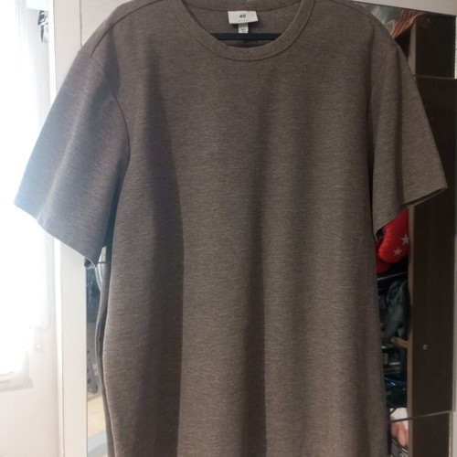 H&M gold T-shirt, large, new