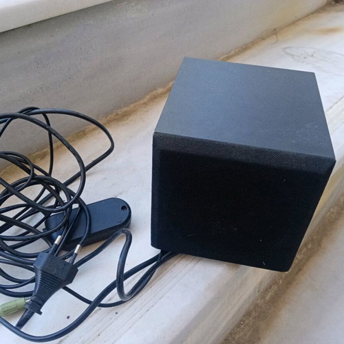Trust speaker like new in black color