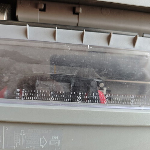 Electronic typewriter used with AZERTY keyboard