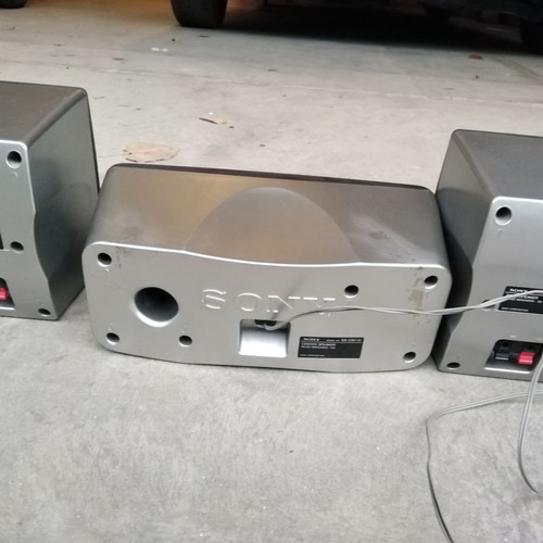 Sony speakers used, set of 3 with powerful sound