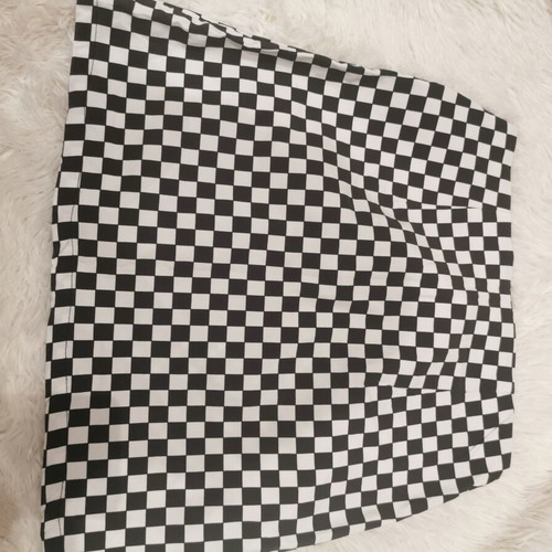 C&A skirt black and white with zipper like new, size M