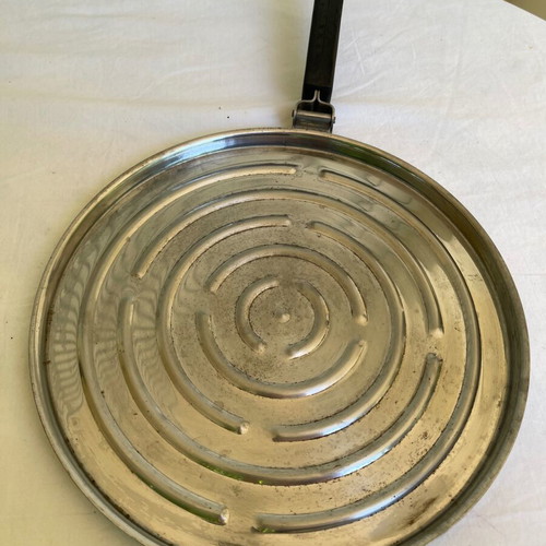Set of used vintage kitchen items