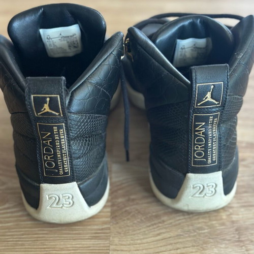 Air Jordan 13 Black Leather Athletic Shoes like new, size 40
