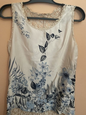 Women's blouse medium, beige and turquoise, lace back