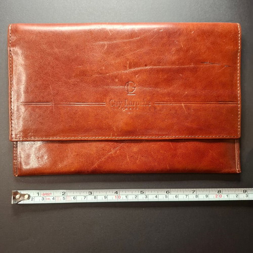 Vintage leather travel wallet Guy Laroche used, brown