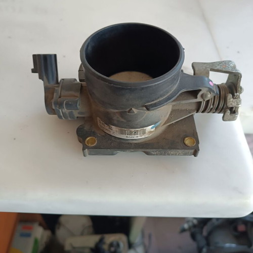 Throttle body Ford Maverick '00-'08 used, code 5L8G-AC