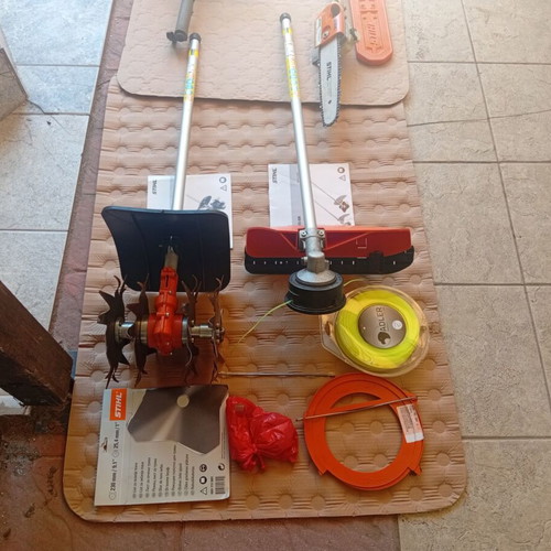 Stihl Kombi KM 90 R professional set like new with 3 attachments and accessories
