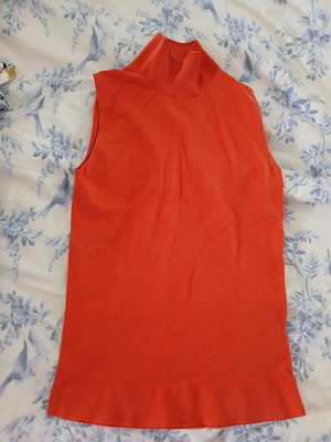 Marccain sleeveless turtleneck top used, red, size M