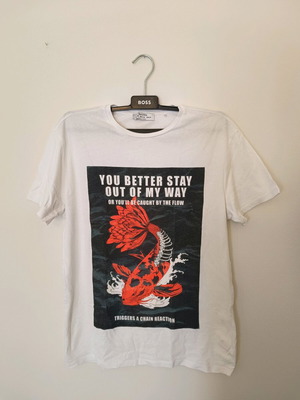 Bershka T-shirt koy fish men's size XS like new