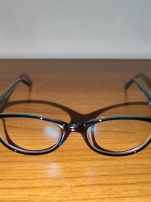 Seen eyeglasses with lenses and case, like new, green