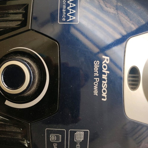 Rohnson 4AAAA 700 watt vacuum cleaner used with fabric bag