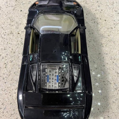 Bugatti EB110 toy car like new, 1/18 scale Bburago