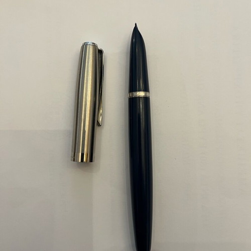 Parker 21 pen blue color used, functional