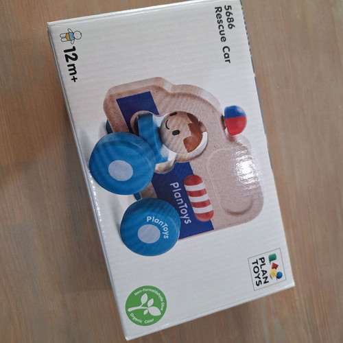 Plan Toys car new for 12+ months