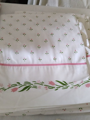 Set of 2 bed sheets and 2 pillowcases new