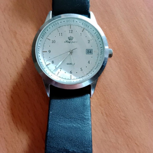 King Quartz watch like new, functional