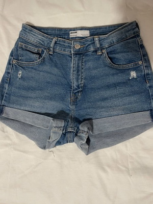 Σορτσάκι Bershka μπλε μεταχειρισμένο, μέγεθος M