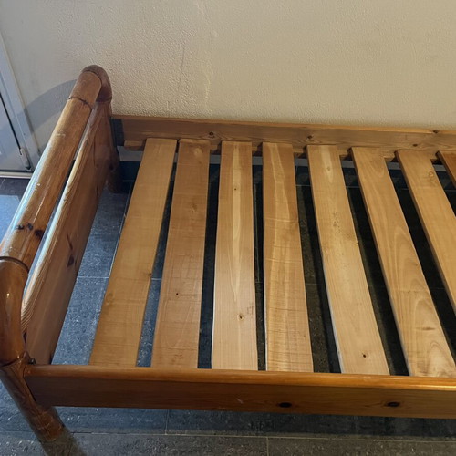 Single bed frame in Swedish wood 1x2 meters
