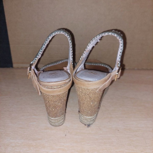 Vince Camuto platforms size 38