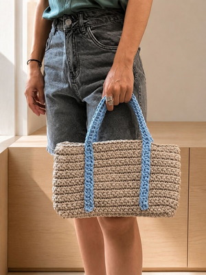 Handmade knitted shoulder bag beige and blue