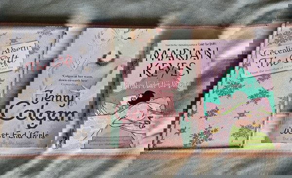 Τρία βιβλία στα Αγγλικά (η τιμή αφορά τα τρία βιβλία μαζί)