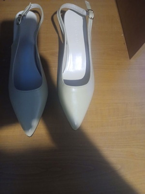 Fashion women's shoes size 39 like new, pack of 3, black and white