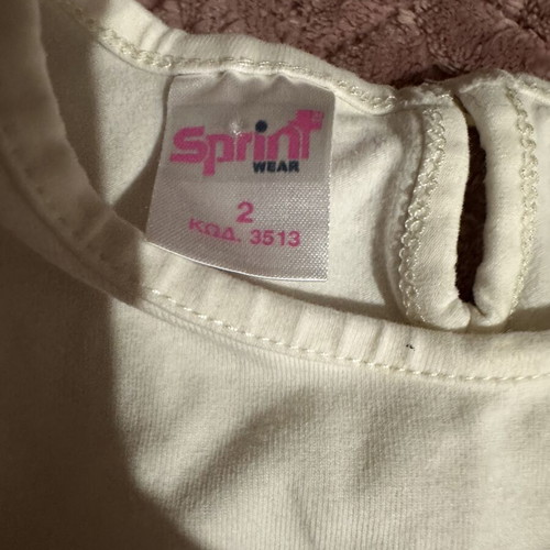 Girls' t-shirt with cat, like new, 2 years old