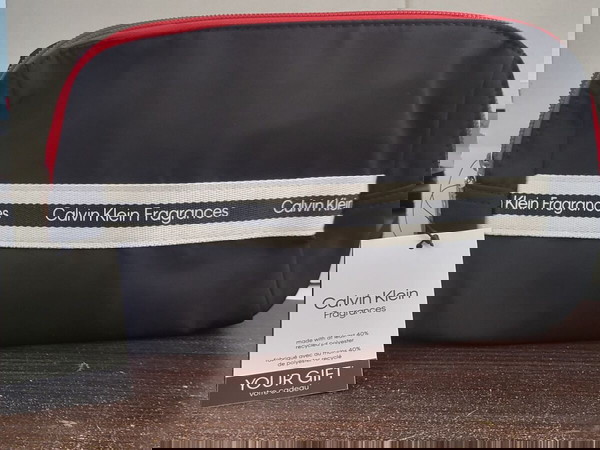 ΝΕΣΣΕΣΕΡ CALVIN KLEIN