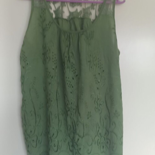 Women's green lace blend blouse one size like new