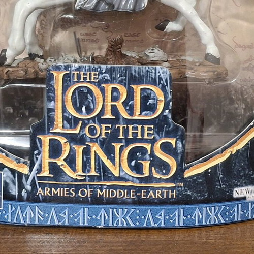 Lord of the Rings Arwen & Frodo on Horseback figure new 2003
