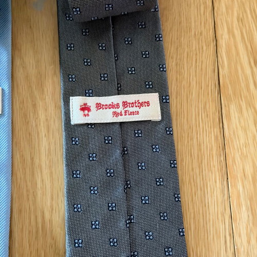 Brooks Brothers ties 100% silk like new, gray, set of 2