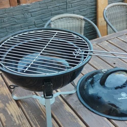 Portable grill used, ideal for camping