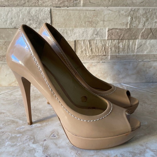 Sante Peep Toe Nude 40 heels like new, beige patent leather
