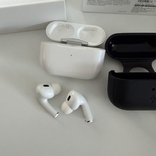 Apple AirPods Pro 2 like new with Spigen silicone case