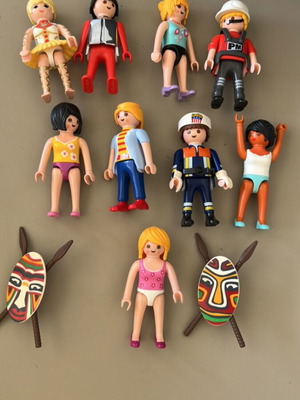 Playmobil figures used, pack