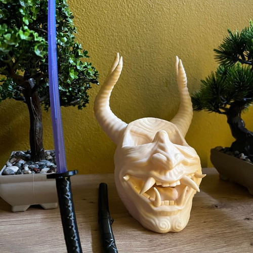 Oni Mask Controller Stand with Katana for PS5 and Xbox new