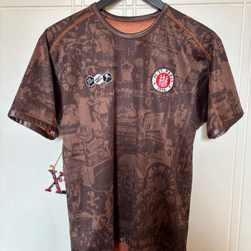 St. Pauli football jersey double-sided size S like new