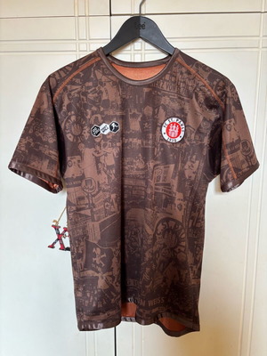 St. Pauli football jersey double-sided size S like new