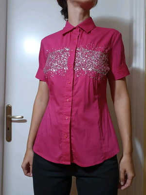 Fuchsia short-sleeve cotton shirt with rhinestones used, size M