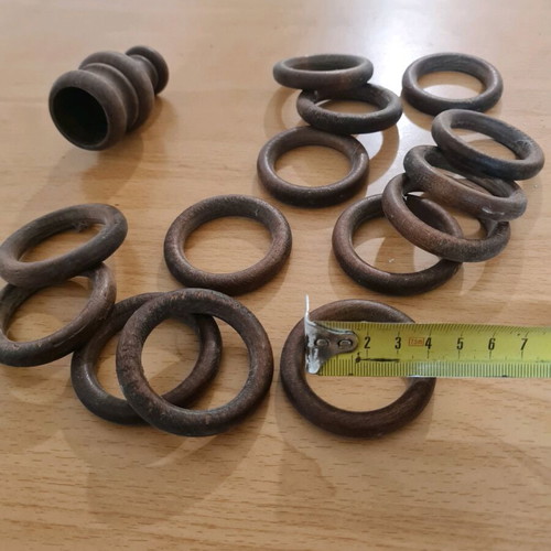 Curtain rings and finial used for wooden curtain rod, set of 14 pieces