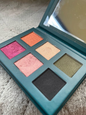 παλέτα σκιών clean beauty με 6 χρώματα