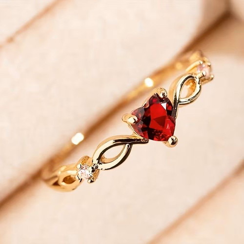 Elegant women's engagement ring with zircon heart, gold plated, new